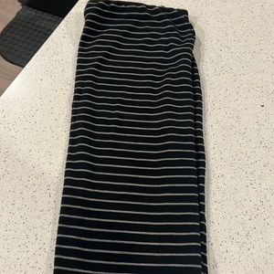 Black and gray pencil skirt.